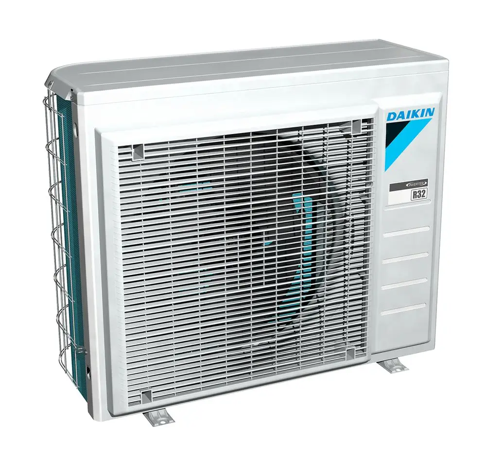 Daikin Außengerät für eine Wärmepumpe, mit einem großen Lüftergitter und Metallgehäuse, auf einem stabilen Sockel montiert.